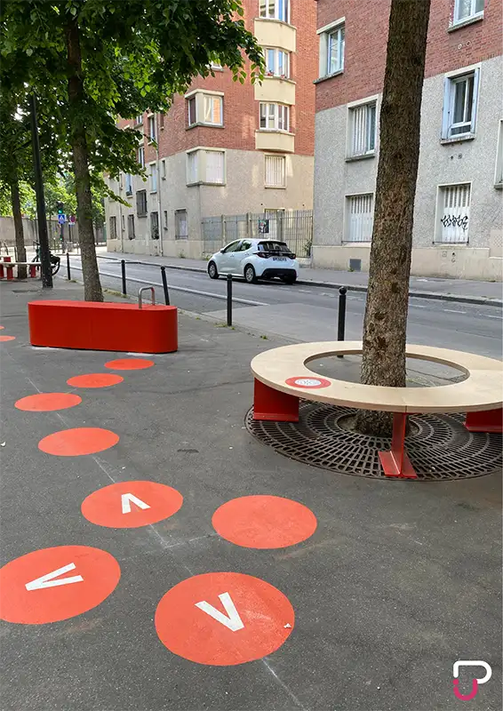 Mobilier et peinture au sol